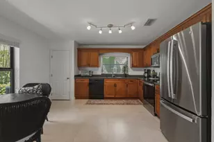 9014 Vineyard Lake Dr, Plantation, FL 33324 - Photo 4