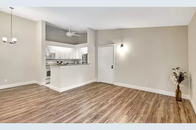 1109 Duncan Circle #201, Palm Beach Gardens, FL 33418 - Photo 4
