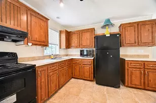 8137 SW Wildwood Dr, Stuart, FL 34997 - Photo 8