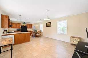 8137 SW Wildwood Dr, Stuart, FL 34997 - Photo 12