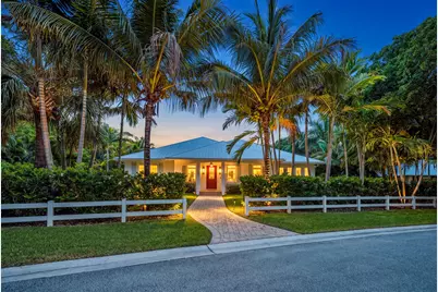 104 Hillcrest Drive, Sewalls Point, FL 34996 - Photo 2