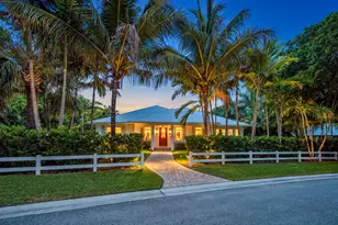 104 Hillcrest Dr, Sewalls Point, FL 34996 - Photo 2