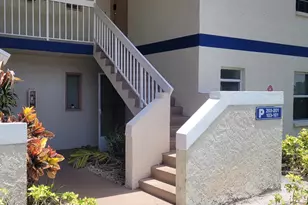 1522 SE Royal Green Cir, Port Saint Lucie, FL 34952 - Photo 2