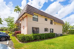 870 NE 207th Terrace, Miami, FL 33179 - Photo 4