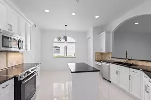 127 Palm Bay Terrace, Palm Beach Gardens, FL 33418 - Photo 10