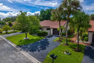 8008 Eastlake Dr, Boca Raton, FL 33433 - Photo 2