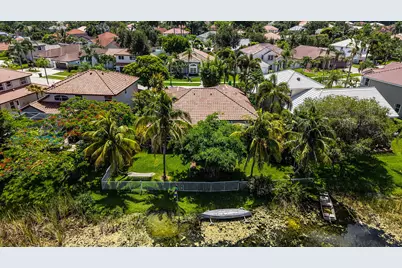 718 NW 177th Avenue, Pembroke Pines, FL 33029 - Photo 46