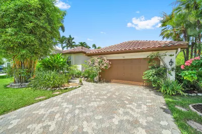718 NW 177th Avenue, Pembroke Pines, FL 33029 - Photo 2