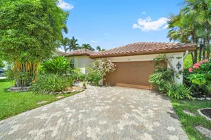 718 NW 177th Ave, Pembroke Pines, FL 33029 - Photo 2
