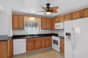 948 Savannas Point Dr, Fort Pierce, FL 34982 - Photo 4