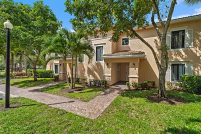 2807 Veronia Drive #108, Palm Beach Gardens, FL 33410 - Photo 2