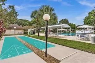 605 Oaks Dr, Pompano Beach, FL 33069 - Photo 18