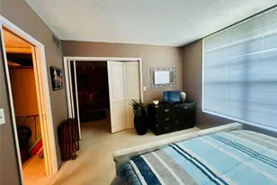 605 Oaks Dr, Pompano Beach, FL 33069 - Photo 2