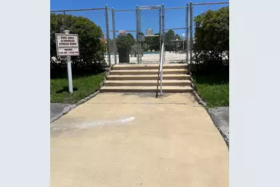 480 Executive Center Drive #2d, West Palm Beach, FL 33401 - Photo 8