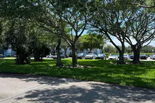 480 Executive Center Dr, West Palm Beach, FL 33401 - Photo 4