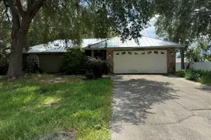 570 Londonderry Cir SE, Palm Bay, FL 32909 - Photo 1