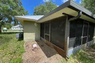 570 Londonderry Cir SE, Palm Bay, FL 32909 - Photo 2