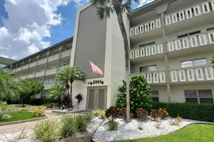 2901 Victoria Cir, Coconut Creek, FL 33066 - Photo 2