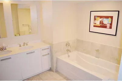 1060 Brickell Avenue #1617, Miami, FL 33131 - Photo 6