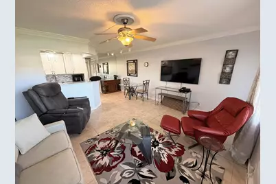 29 Berkshire B, West Palm Beach, FL 33417 - Photo 4