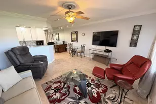 29 Berkshire B, West Palm Beach, FL 33417 - Photo 4