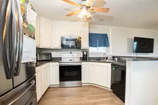 234 Peacock St, Fort Pierce, FL 34982 - Photo 4