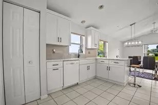 5025 Robino Cir, West Palm Beach, FL 33417 - Photo 14