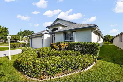5025 Robino Circle, West Palm Beach, FL 33417 - Photo 2