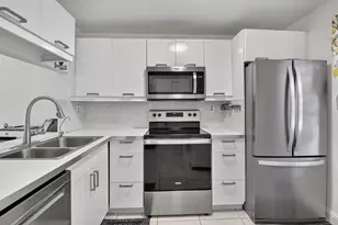 2793 NW 104th Ave, Sunrise, FL 33322 - Photo 4