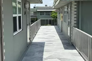 652 Flanders N, Delray Beach, FL 33484 - Photo 2