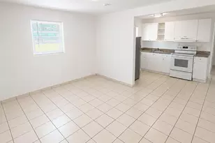 1725 NE 148th St, Miami, FL 33181 - Photo 4