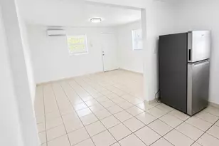 1725 NE 148th St, Miami, FL 33181 - Photo 6