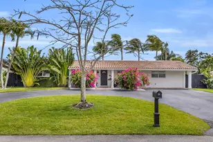 366 Elm Ave, Tequesta, FL 33469 - Photo 1