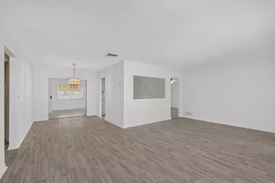 6015 NW 67th Avenue, Tamarac, FL 33321 - Photo 2