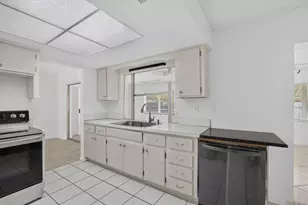 6015 NW 67th Ave, Tamarac, FL 33321 - Photo 6