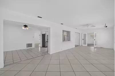 6015 NW 67th Avenue, Tamarac, FL 33321 - Photo 10