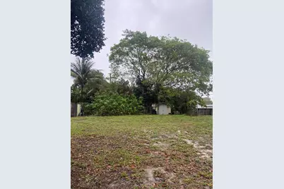 212 NE 14th Avenue, Pompano Beach, FL 33060 - Photo 1