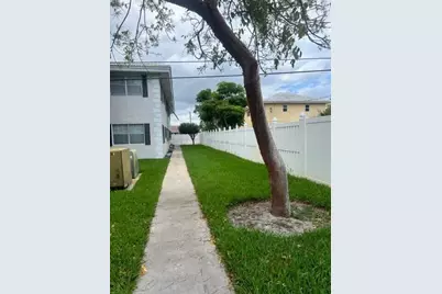 299 SW 7th Street #1060, Boca Raton, FL 33432 - Photo 16