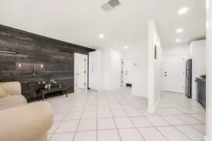 299 SW 7th St, Boca Raton, FL 33432 - Photo 10