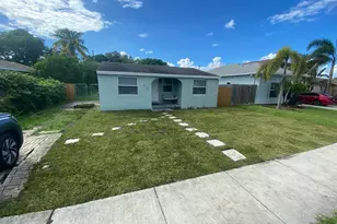 638 SW 7th Ave, Delray Beach, FL 33444 - Photo 2