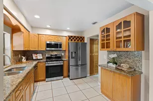 11651 NW 39th St, Sunrise, FL 33323 - Photo 6