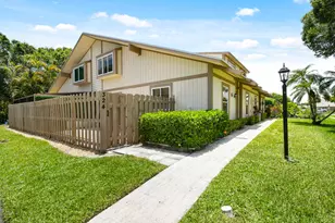 324 Maplecrest Cir, Jupiter, FL 33458 - Photo 2