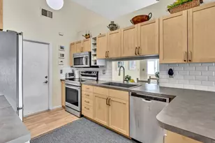 8 Hawthorne Ln, Boynton Beach, FL 33426 - Photo 50