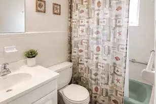 2050 NE 39th St, Lighthouse Point, FL 33064 - Photo 12
