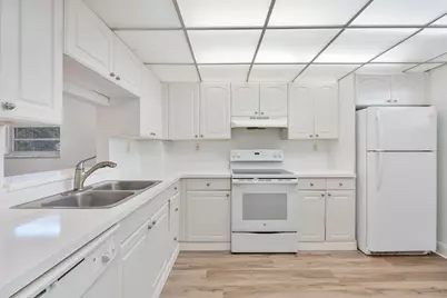 1075 Riverside Drive #508, Coral Springs, FL 33071 - Photo 4