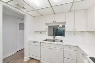 1075 Riverside Dr, Coral Springs, FL 33071 - Photo 8