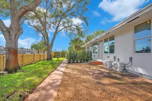 4011 36th Ct, West Palm Beach, FL 33407 - Photo 2