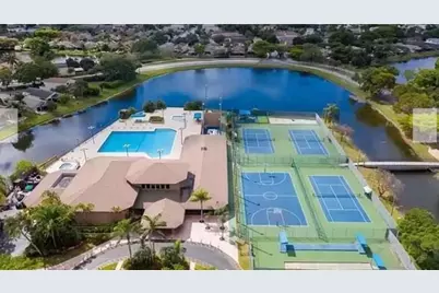 2242 NW 39th Avenue, Coconut Creek, FL 33066 - Photo 2