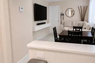2607 NE 8th Ave NE, Wilton Manors, FL 33334 - Photo 2