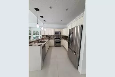 10114 Hunt Club Lane, Palm Beach Gardens, FL 33418 - Photo 6